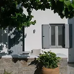 Indigo Aparthotel 3*