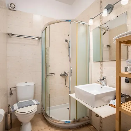 Indigo Aparthotel 3*